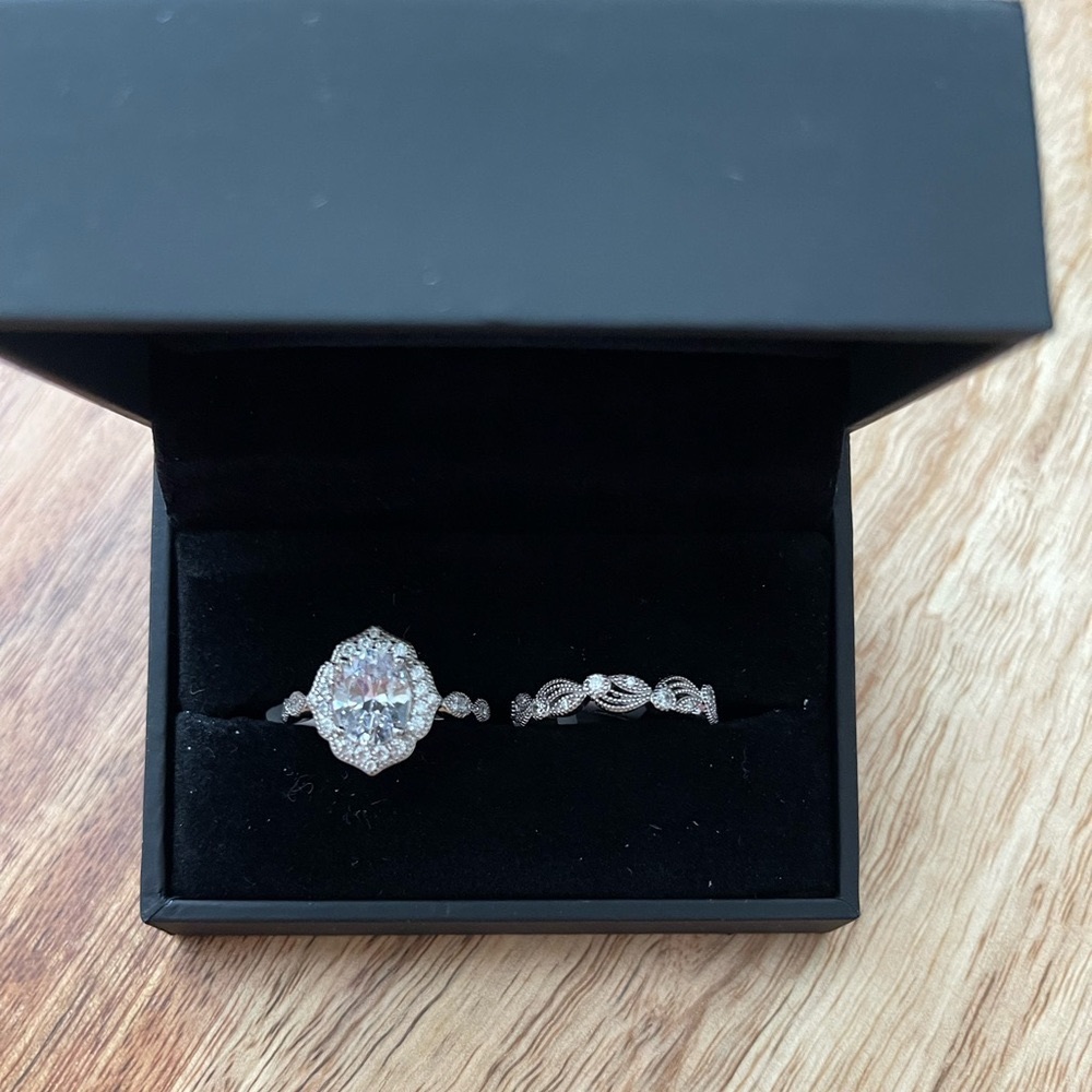 Brand new Vintage Art Deco Halo Milgrain Oval Cut Wedding set